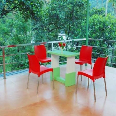 Thekkady Spice Valley Holiday Hotel เทกคาดี ภายนอก รูปภาพ