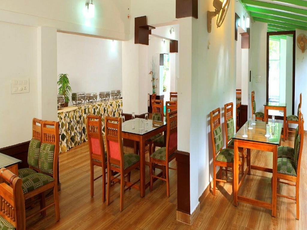 Thekkady Spice Valley Holiday Hotel เทกคาดี ภายนอก รูปภาพ