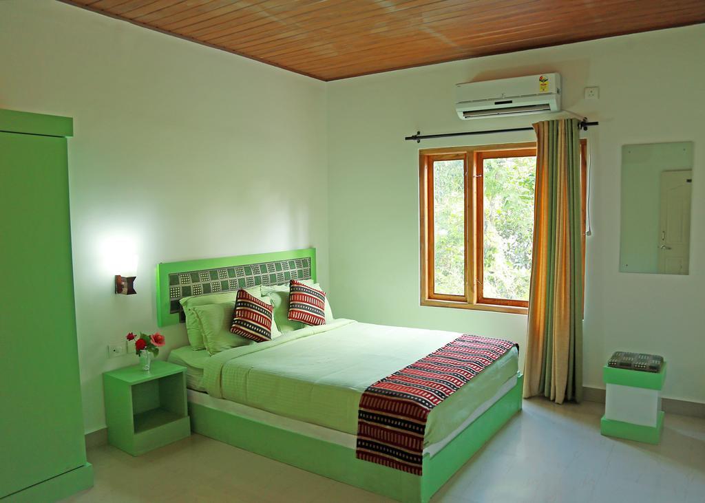 Thekkady Spice Valley Holiday Hotel เทกคาดี ห้อง รูปภาพ