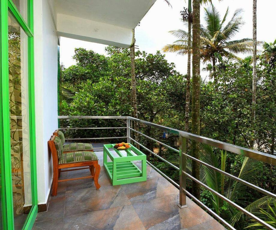 Thekkady Spice Valley Holiday Hotel เทกคาดี ภายนอก รูปภาพ