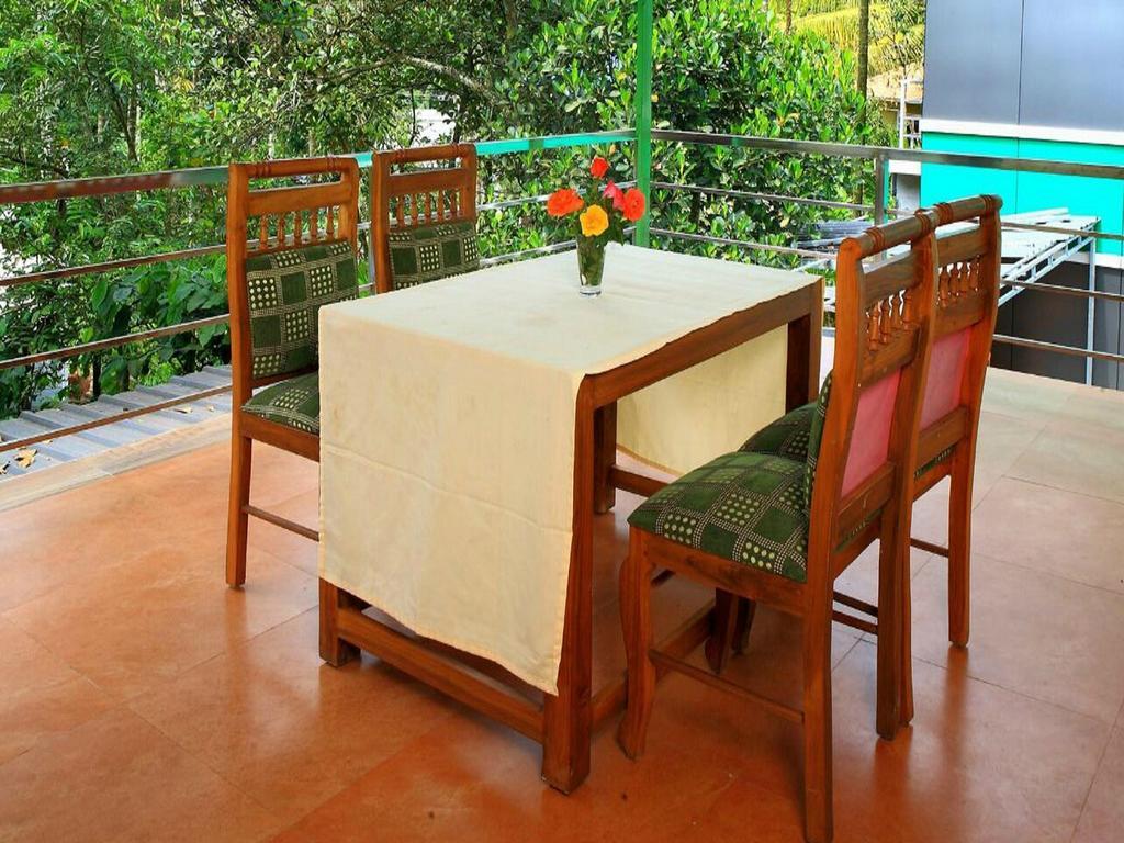 Thekkady Spice Valley Holiday Hotel เทกคาดี ภายนอก รูปภาพ