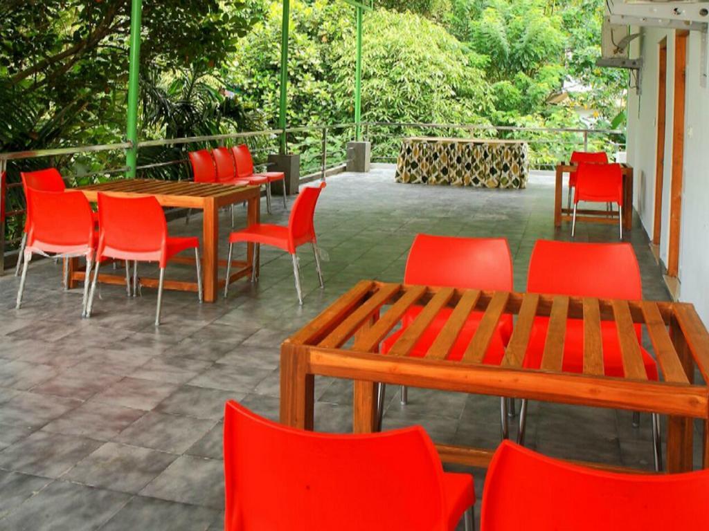 Thekkady Spice Valley Holiday Hotel เทกคาดี ภายนอก รูปภาพ